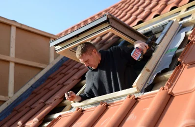 Pose de fenêtres de toit Velux à Fos